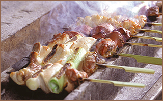 比内地鶏の炭火串焼き